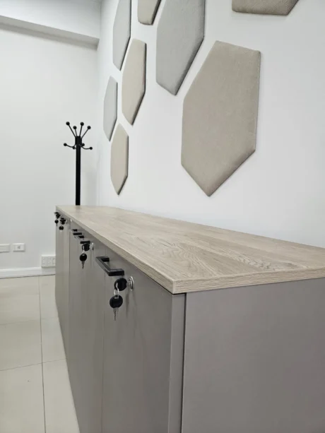 NUMERAL CONSULTORA – Proyecto de Interiorismo y Equipamiento