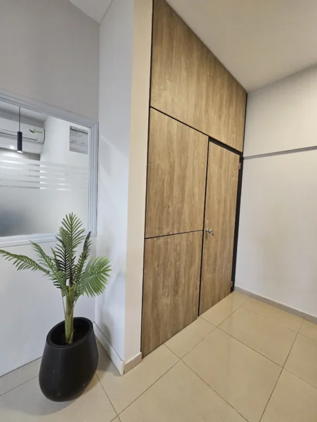 NUMERAL CONSULTORA – Proyecto de Interiorismo y Equipamiento