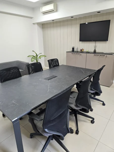 NUMERAL CONSULTORA – Proyecto de Interiorismo y Equipamiento