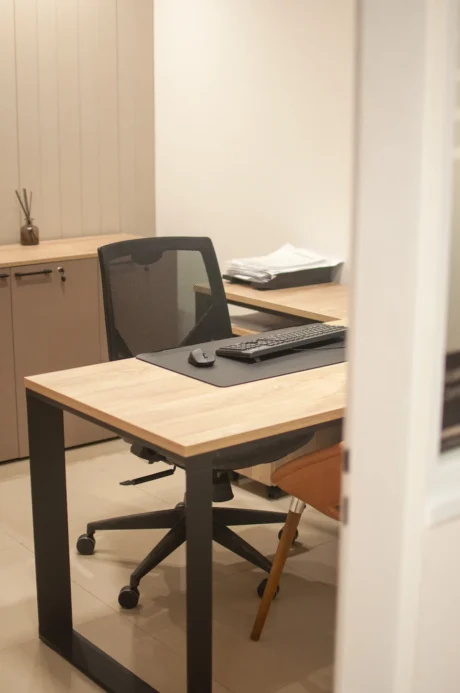 NUMERAL CONSULTORA – Proyecto de Interiorismo y Equipamiento